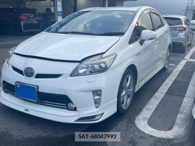 Toyota PRIUS 2014-11 7619313-2