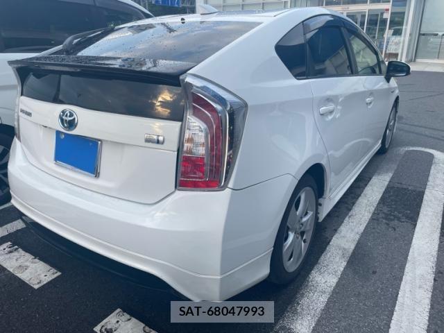 Toyota PRIUS 2014-11 7619313-4