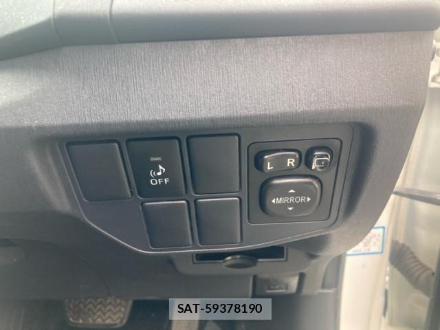 Toyota PRIUS 2013-11 7619315-12