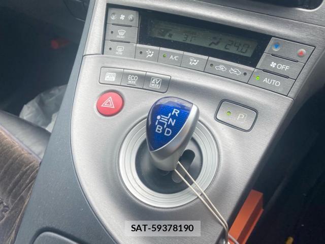 Toyota PRIUS 2013-11 7619315-17