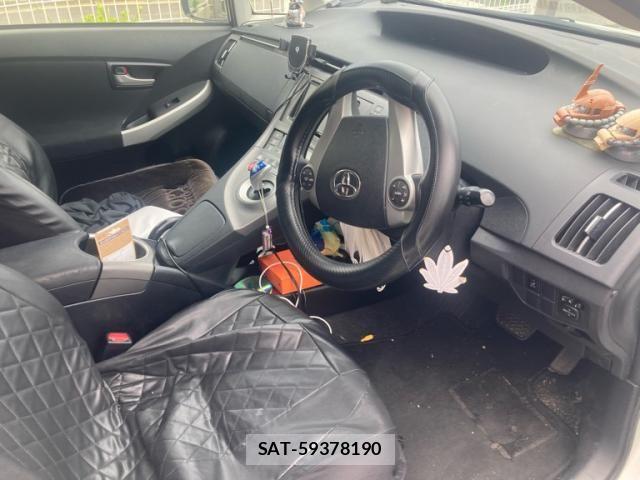 Toyota PRIUS 2013-11 7619315-8