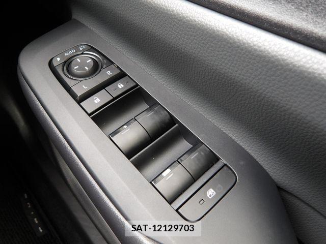 Toyota PRIUS 2023-10 7619243-10