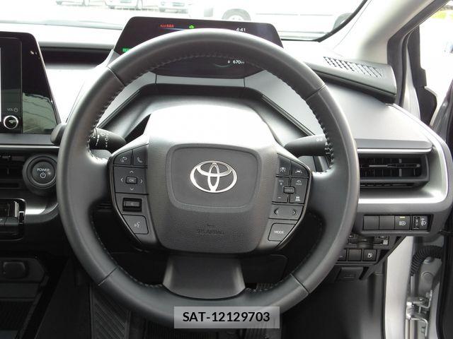 Toyota PRIUS 2023-10 7619243-11