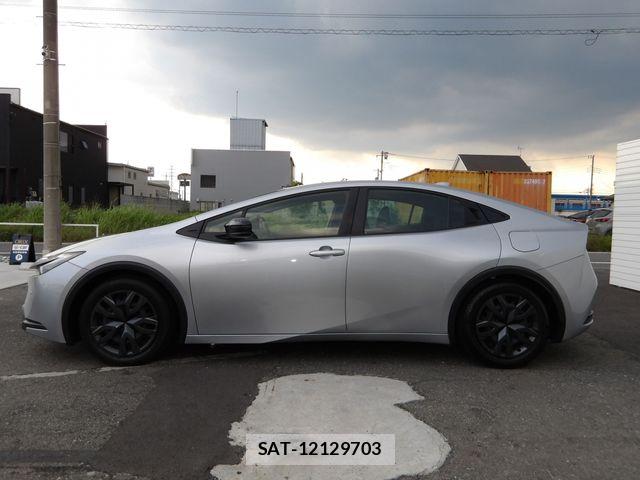 Toyota PRIUS 2023-10 7619243-28