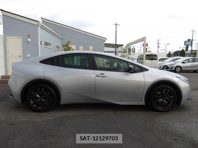 Toyota PRIUS 2023-10 7619243-29