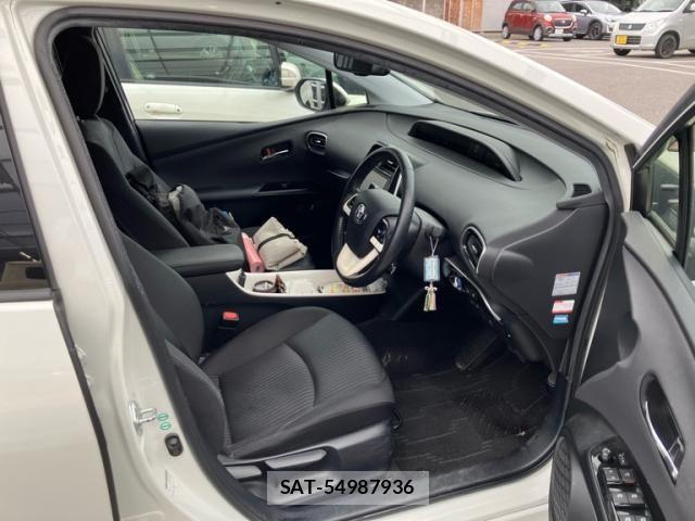 Toyota PRIUS 2016-04 7619278-11