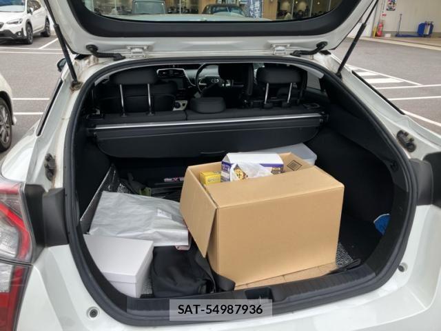 Toyota PRIUS 2016-04 7619278-13