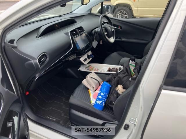 Toyota PRIUS 2016-04 7619278-15