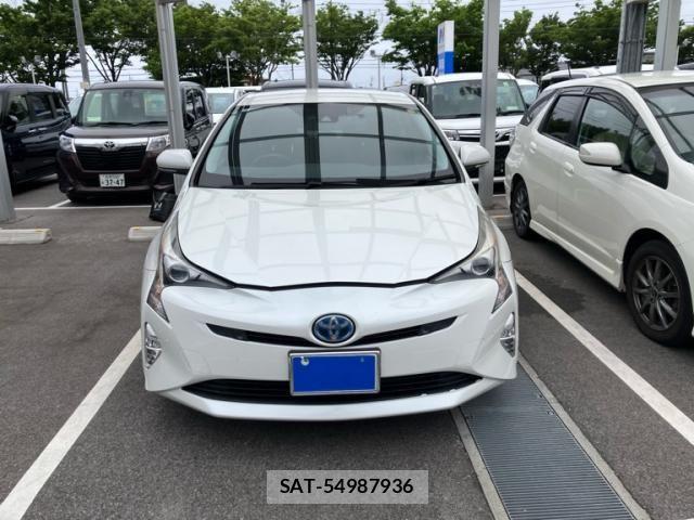 Toyota PRIUS 2016-04 7619278-1