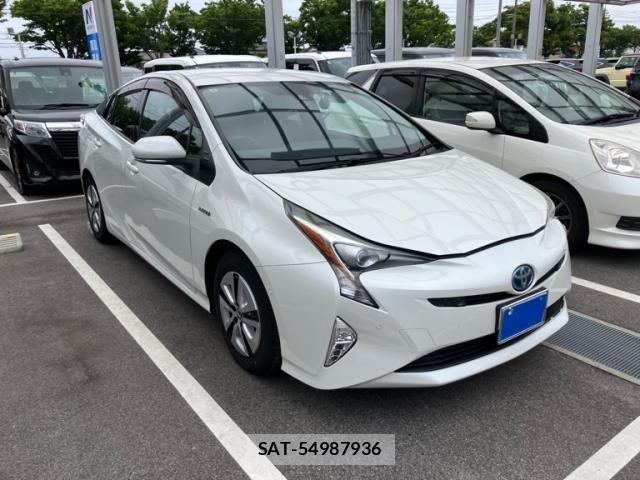 Toyota PRIUS 2016-04 7619278-2