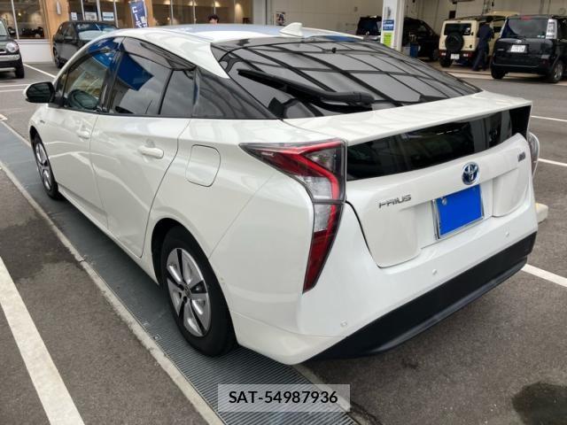 Toyota PRIUS 2016-04 7619278-3