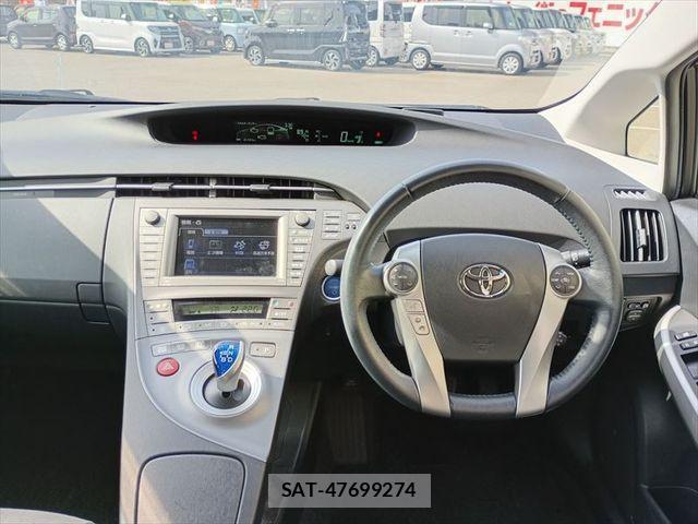 Toyota PRIUS 2012-07 7619302-1