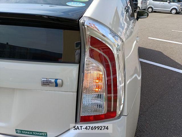 Toyota PRIUS 2012-07 7619302-6