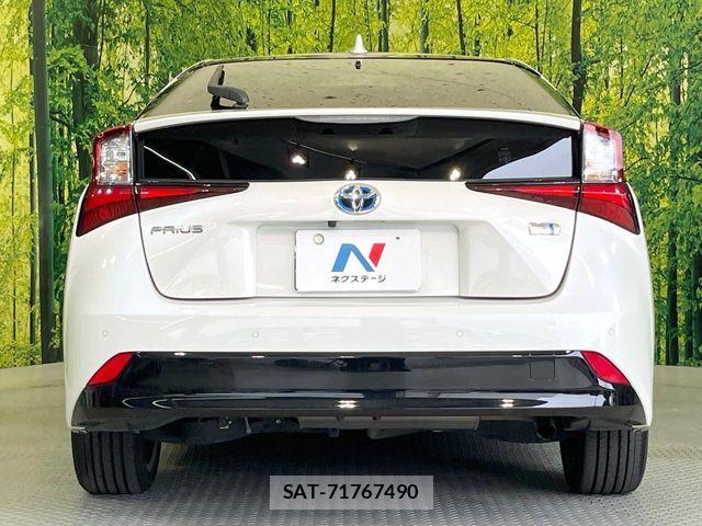 Toyota PRIUS 2020-04 7619248-14