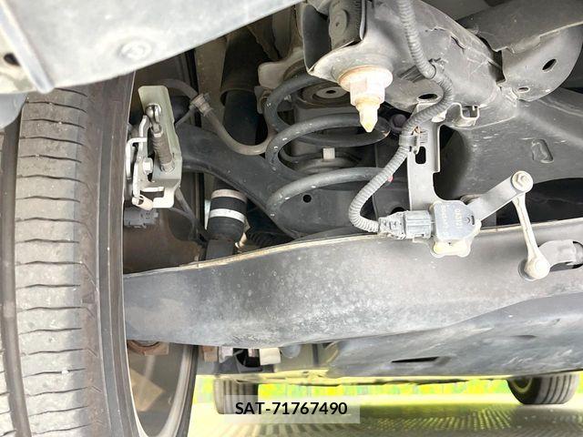 Toyota PRIUS 2020-04 7619248-19