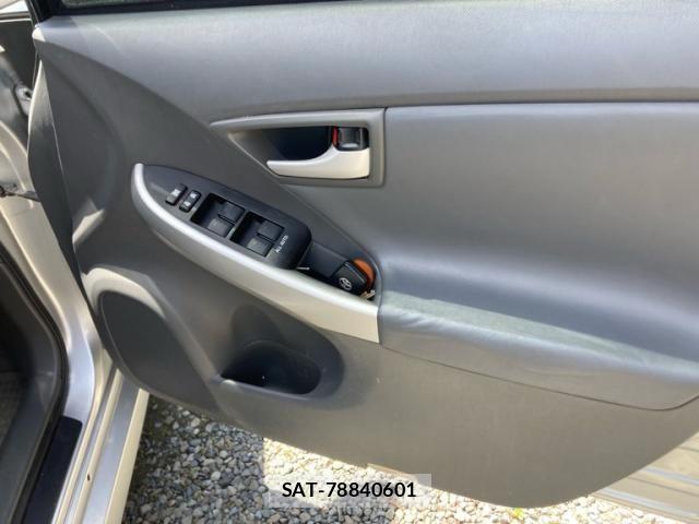 Toyota PRIUS 2010-03 7619339-16