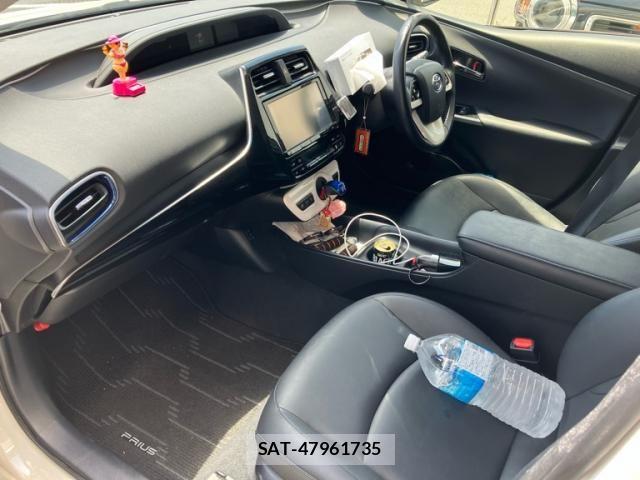 Toyota PRIUS 2016-08 7619266-13