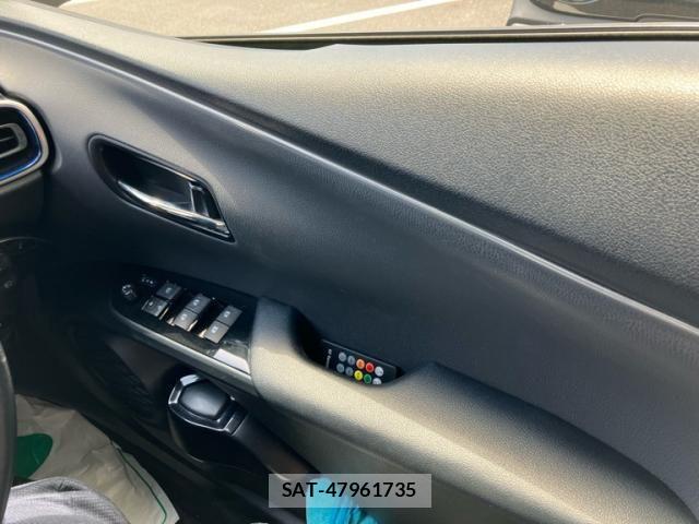 Toyota PRIUS 2016-08 7619266-15