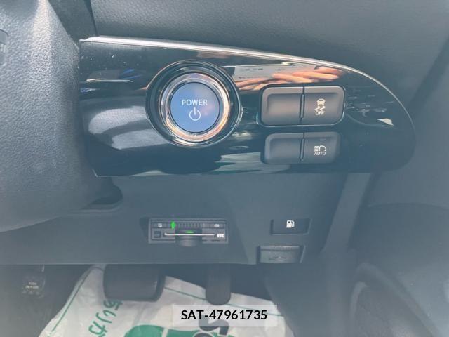 Toyota PRIUS 2016-08 7619266-16