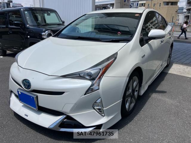 Toyota PRIUS 2016-08 7619266-1