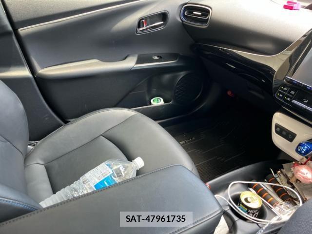 Toyota PRIUS 2016-08 7619266-19