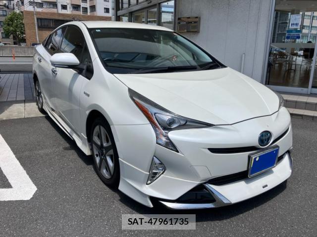 Toyota PRIUS 2016-08 7619266-2