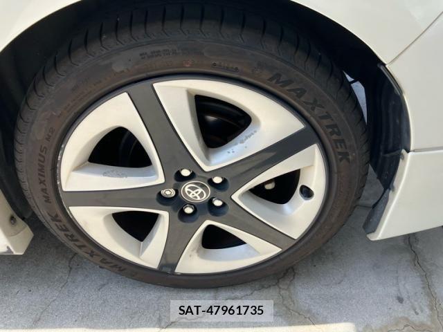 Toyota PRIUS 2016-08 7619266-7