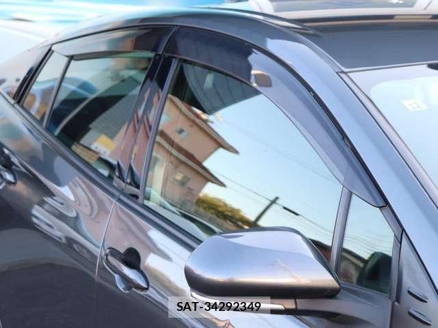 Toyota PRIUS 2019-12 7619274-15