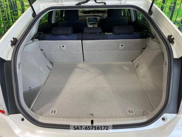 Toyota PRIUS 2013-11 7619288-9