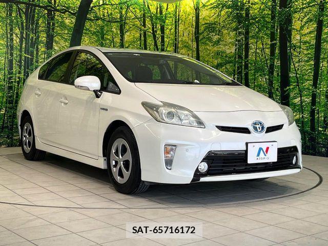 Toyota PRIUS 2013-11 7619288-15