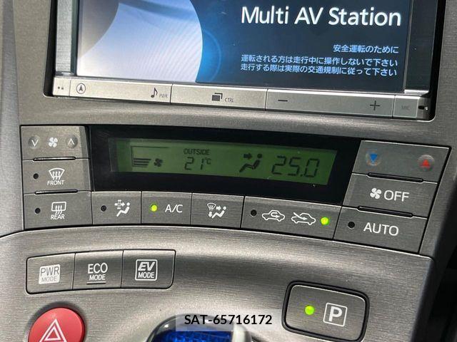 Toyota PRIUS 2013-11 7619288-5