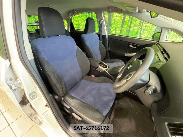 Toyota PRIUS 2013-11 7619288-7