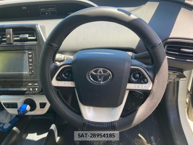 Toyota PRIUS 2015-12 7619314-11