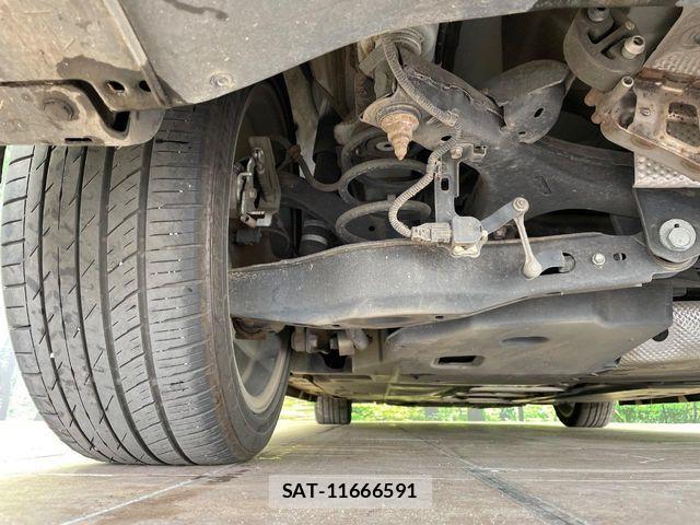 Toyota PRIUS 2019-12 7619262-19