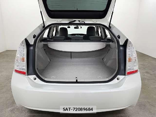 Toyota PRIUS 2011-08 7619318-4