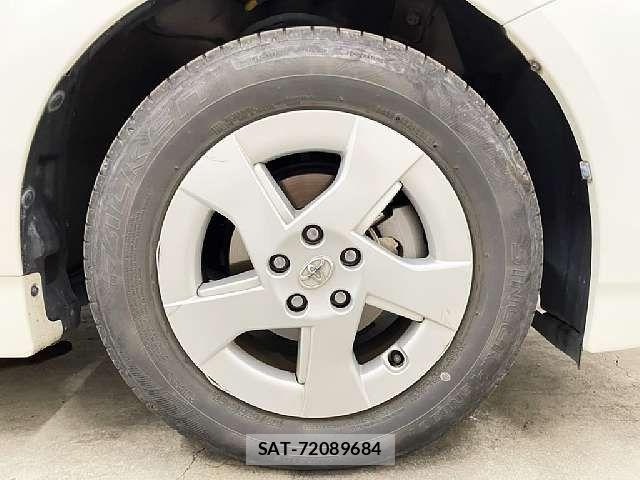 Toyota PRIUS 2011-08 7619318-7