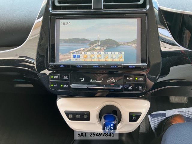 Toyota PRIUS 2016-06 7619289-25