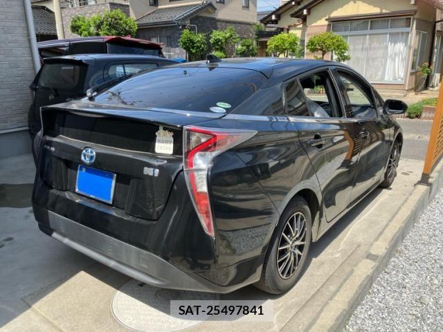 Toyota PRIUS 2016-06 7619289-3