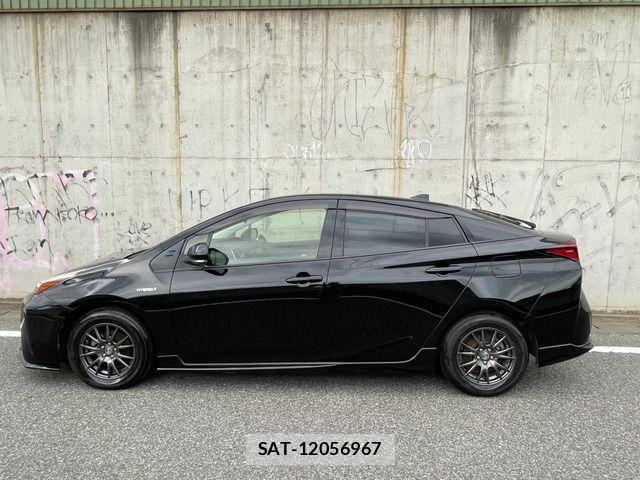 Toyota PRIUS 2019-11 7619269-11