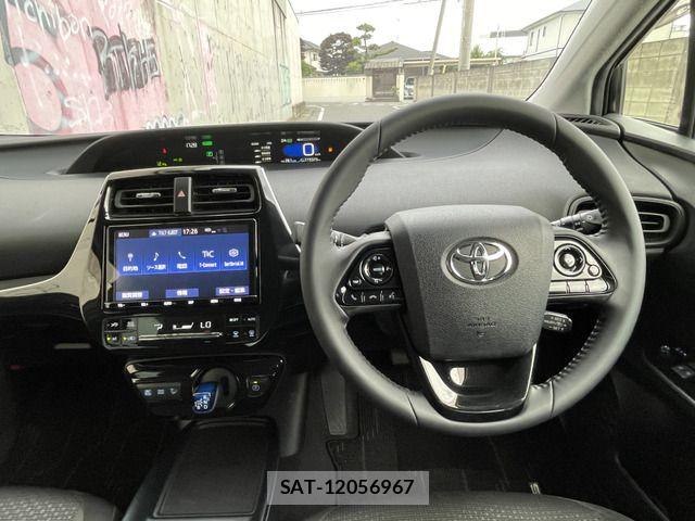 Toyota PRIUS 2019-11 7619269-7
