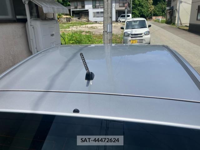 Toyota PRIUS 2012-01 7619343-10