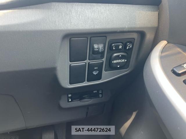 Toyota PRIUS 2012-01 7619343-18