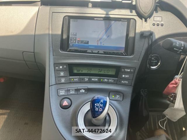 Toyota PRIUS 2012-01 7619343-22