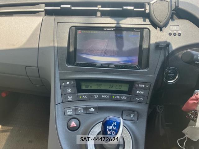 Toyota PRIUS 2012-01 7619343-23