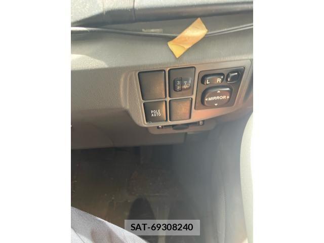 Toyota PRIUS 2010-03 7619344-10
