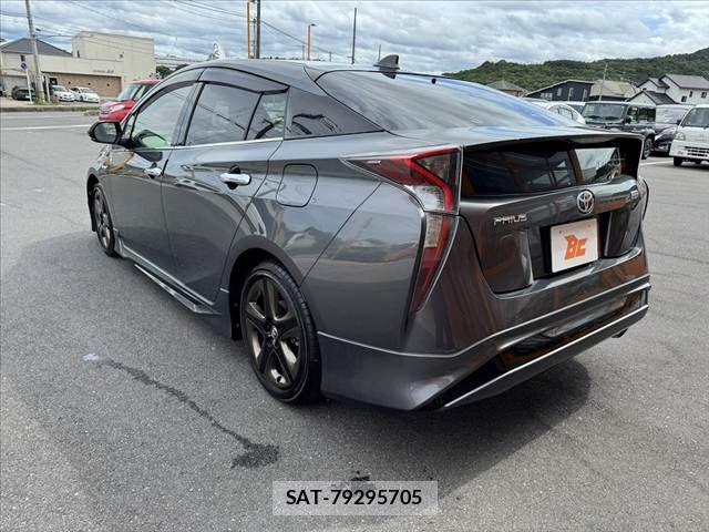 Toyota PRIUS 2017-09 7619258-12