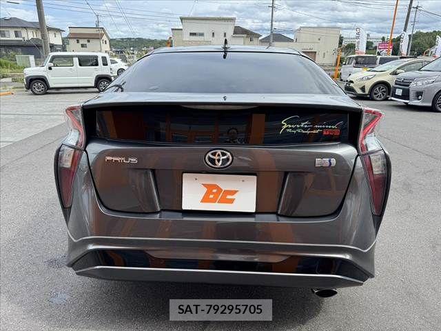 Toyota PRIUS 2017-09 7619258-13