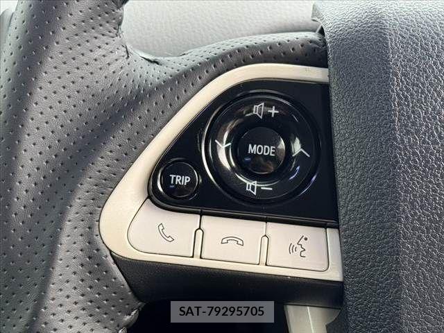Toyota PRIUS 2017-09 7619258-24