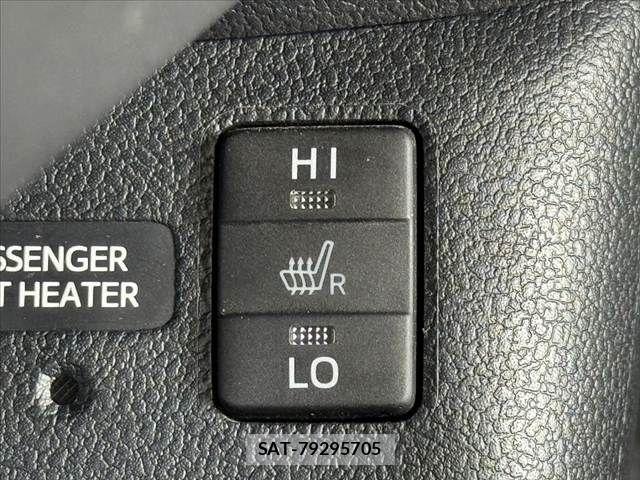 Toyota PRIUS 2017-09 7619258-3