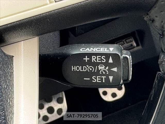 Toyota PRIUS 2017-09 7619258-5